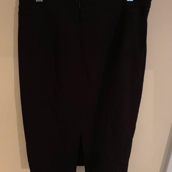 Black skirt - Picture 1 of 2